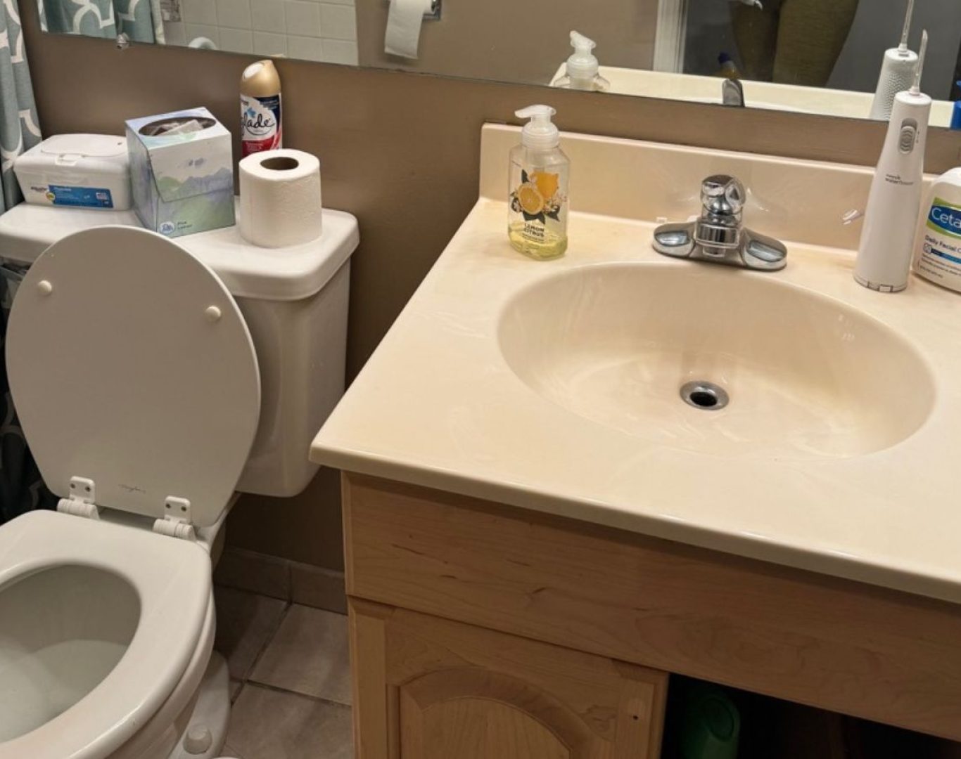 Stay Fresh Cleaning team member providing home cleaning service in Kenosha, WI, highlighting advantages of local experts