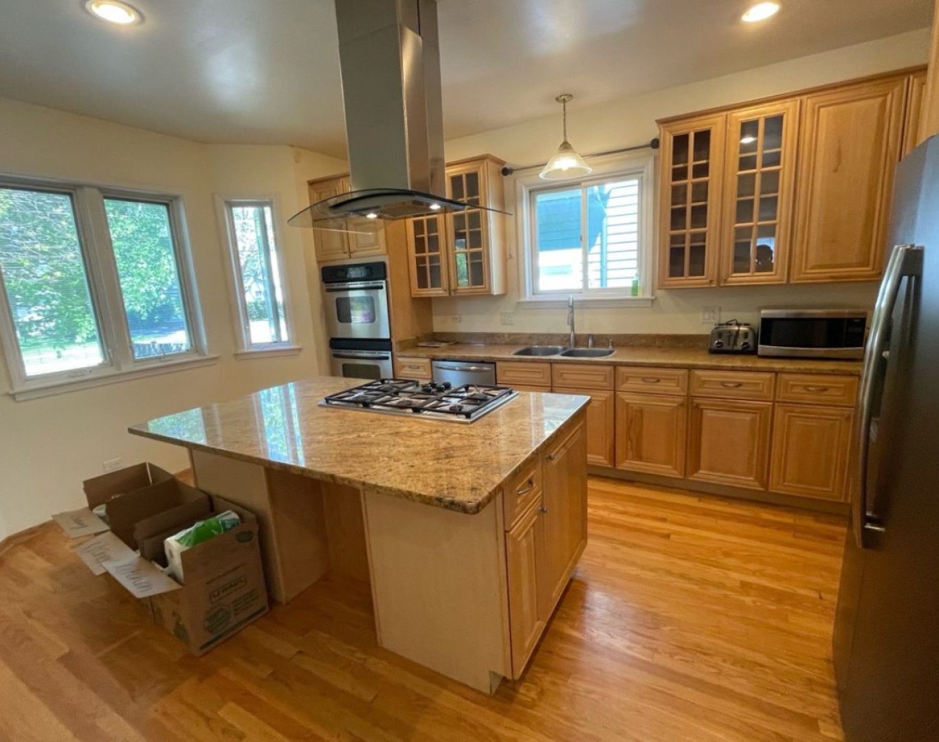 Stay Fresh Cleaning team member providing home cleaning service in Mundelein, IL, showing benefits of trusted local pros