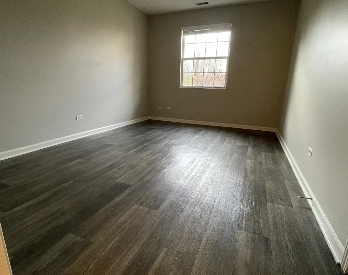 Spotless living room after moving in/out cleaning service in Lake County, IL